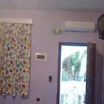 Manos Studios & Apartments *