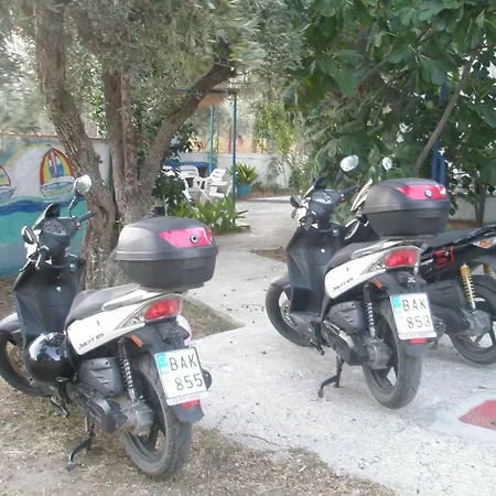 Manos & Skopelos