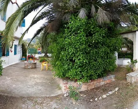 Manos & * Skopelos