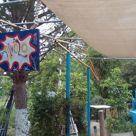 Manos & * Skopelos