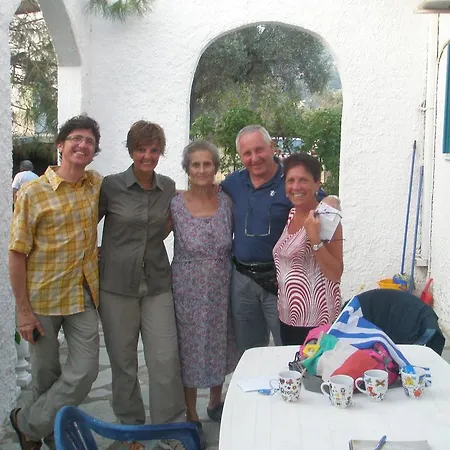 Manos & * Skopelos