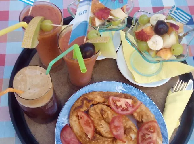 Manos Studios & Apartments *