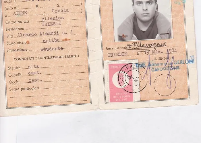 Manos Studios & Apartments *