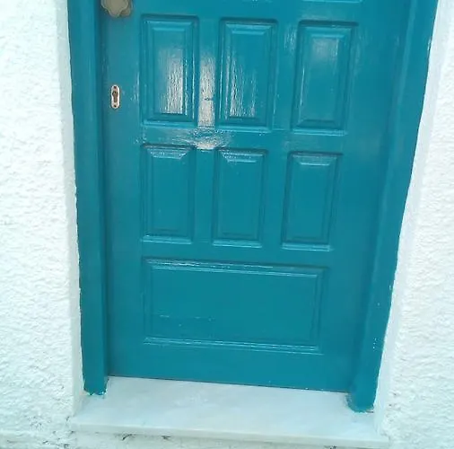 Manos Studios & Apartments