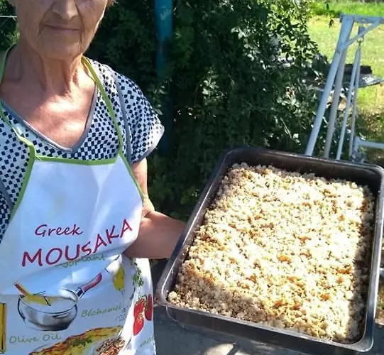 Manos Studios & Apartments *