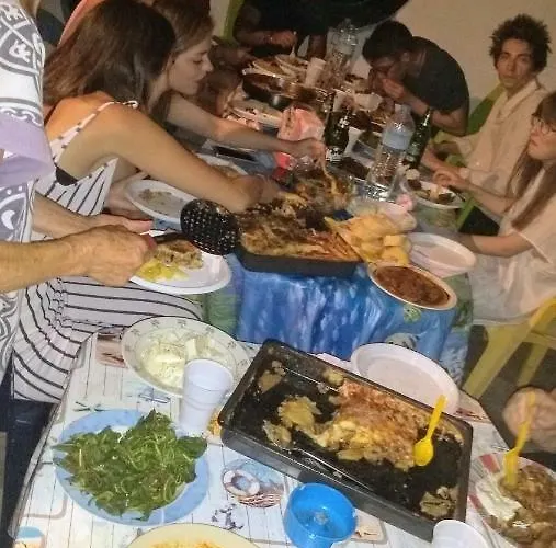 Manos Studios & Apartments *