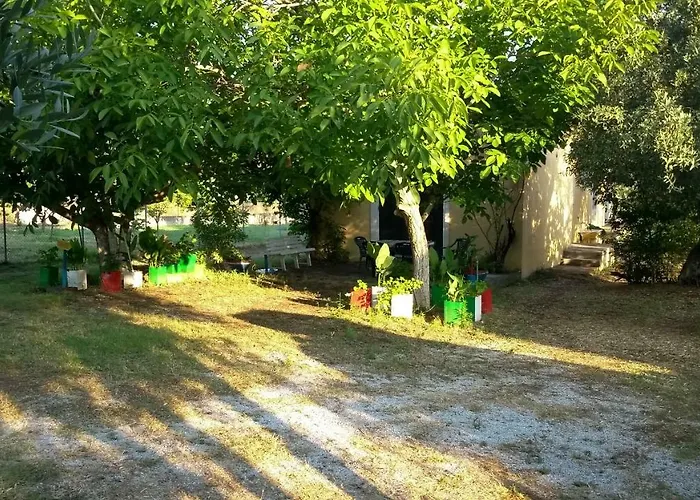 Manos Studios & Apartments